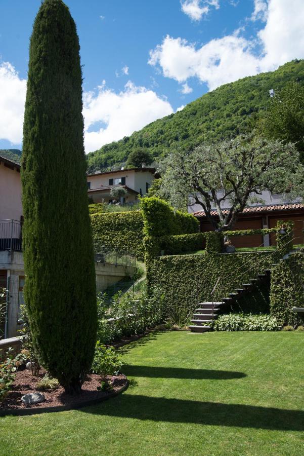 Apartamento Mansarda I Cipressi Lenno Exterior foto